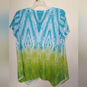 Time and Tru Blue and Green Asymmetrical Short Sleeve Tee